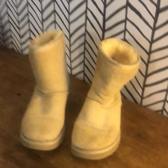UGG Boots! - Picture 2 of 7